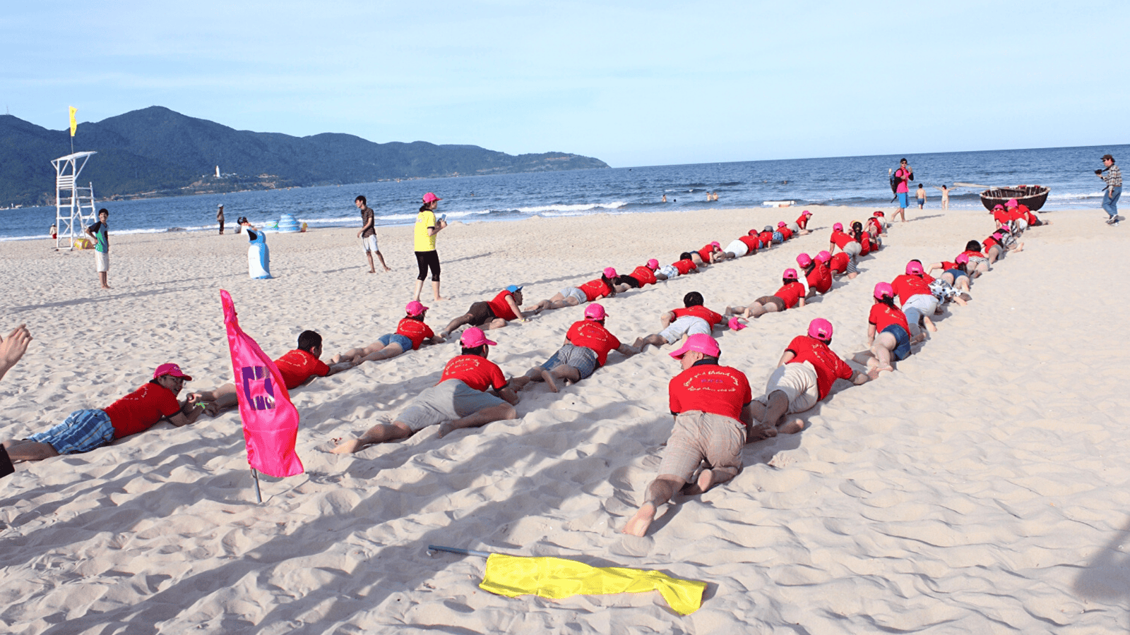 tour-xe-doanh-nghiep-team-building-vung-tau-long-hai-tron-goi-xe-45-cho-mc-hoat-dong-bai-bien 1 1